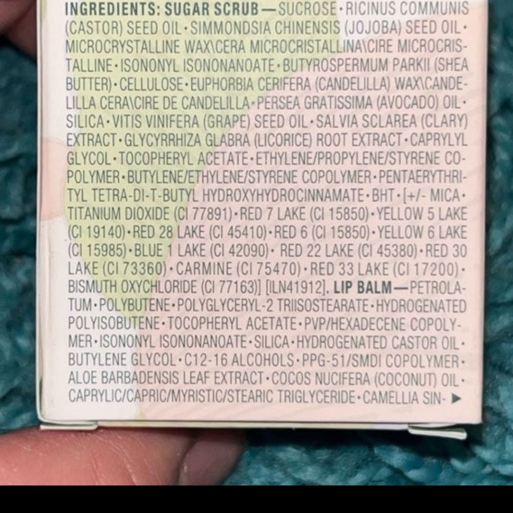 Clinique - Picture 2 of 4